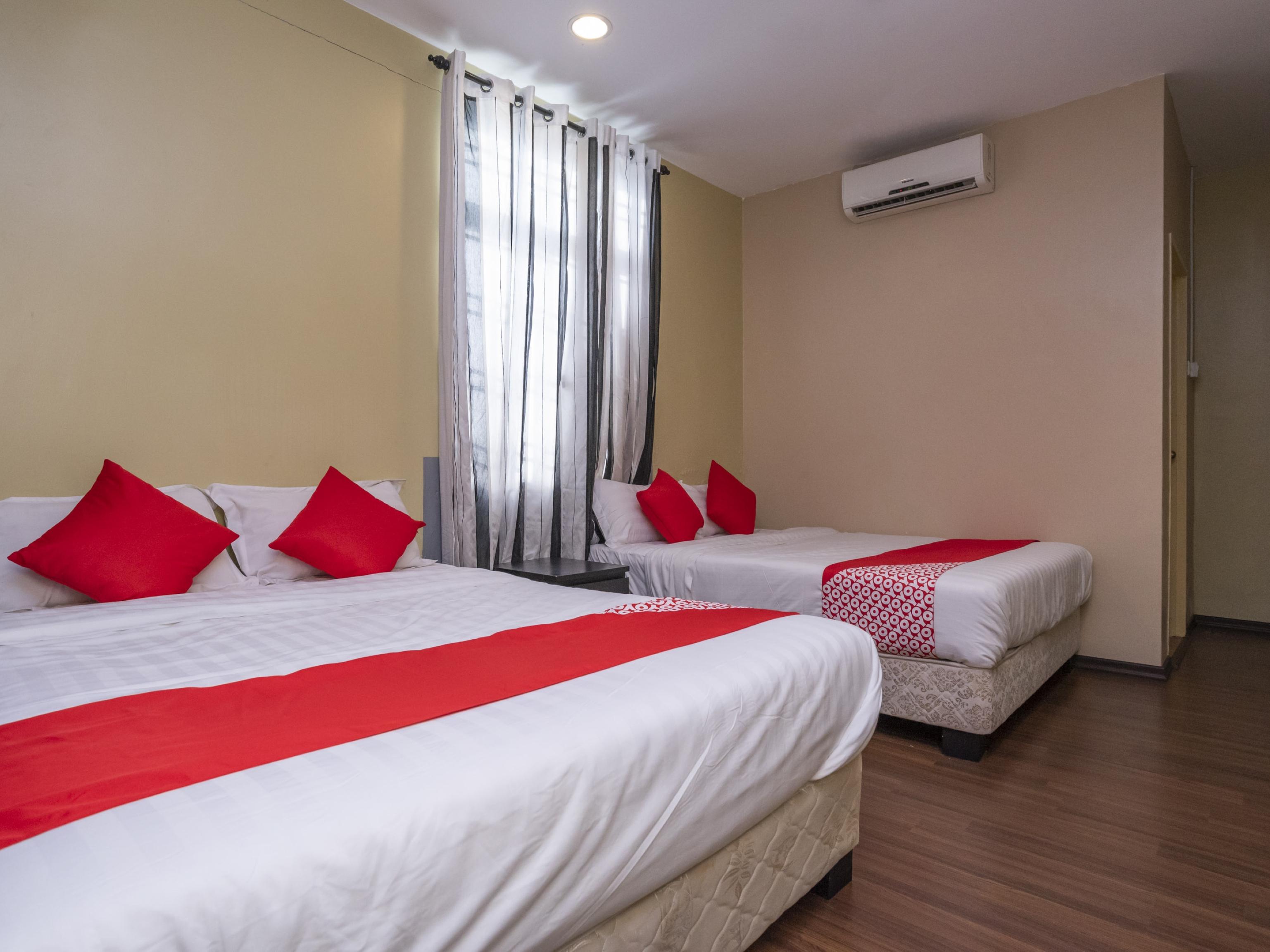 D'Pinetrees Hotel Джохор-Бару Экстерьер фото
