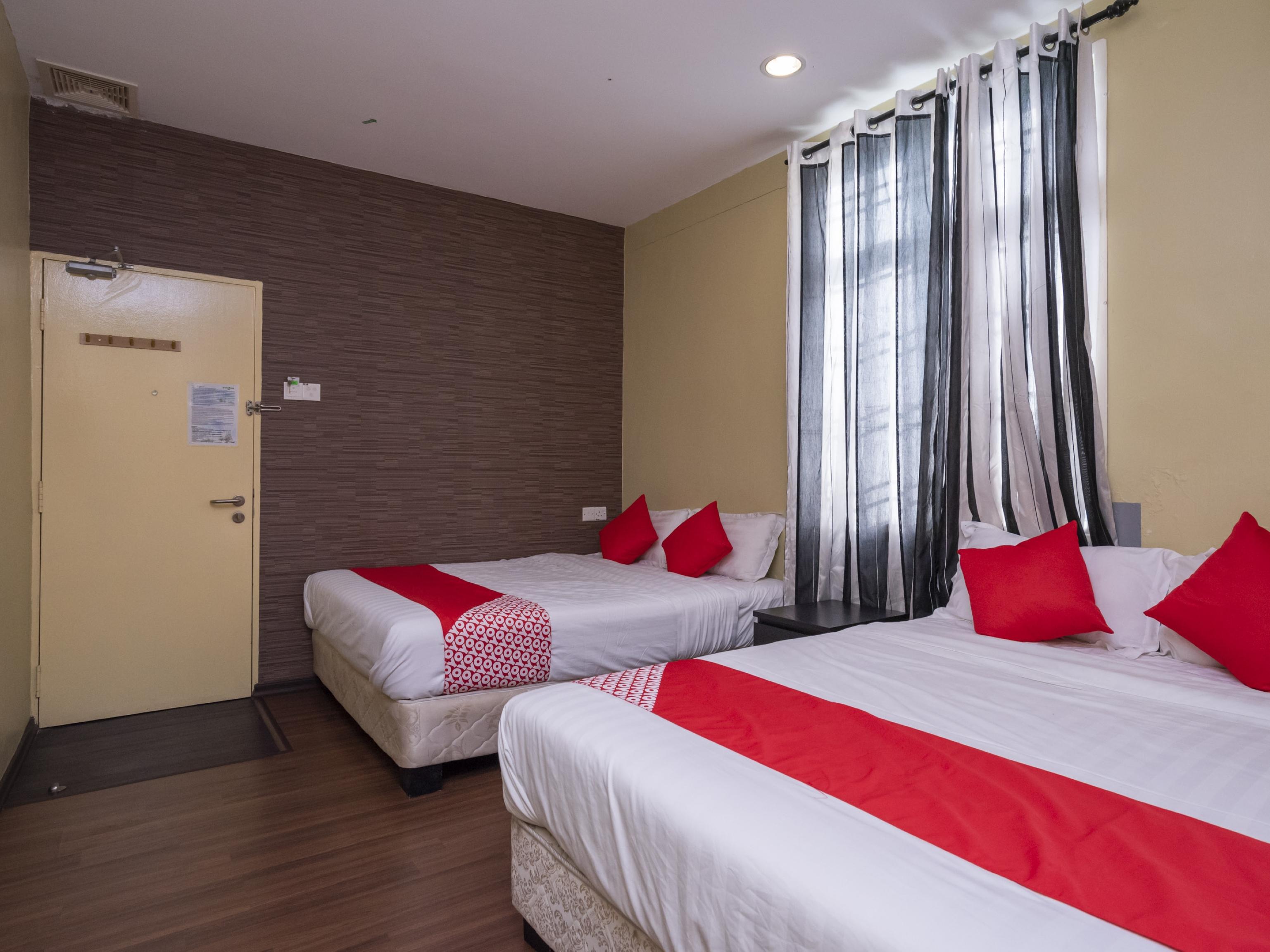 D'Pinetrees Hotel Джохор-Бару Экстерьер фото