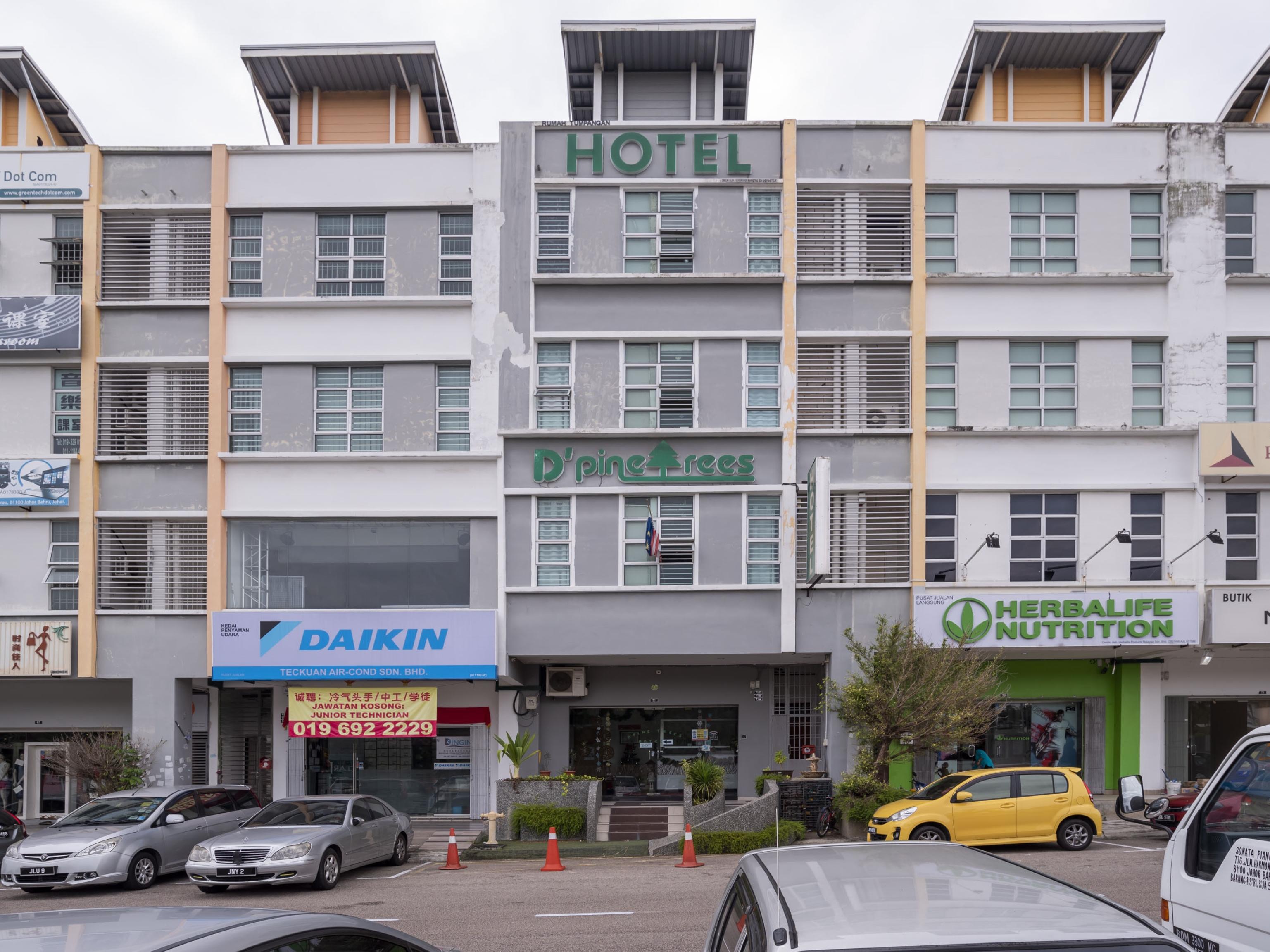D'Pinetrees Hotel Джохор-Бару Экстерьер фото