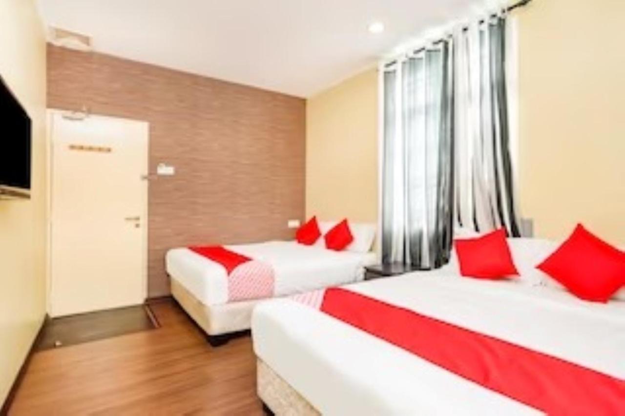 D'Pinetrees Hotel Джохор-Бару Экстерьер фото