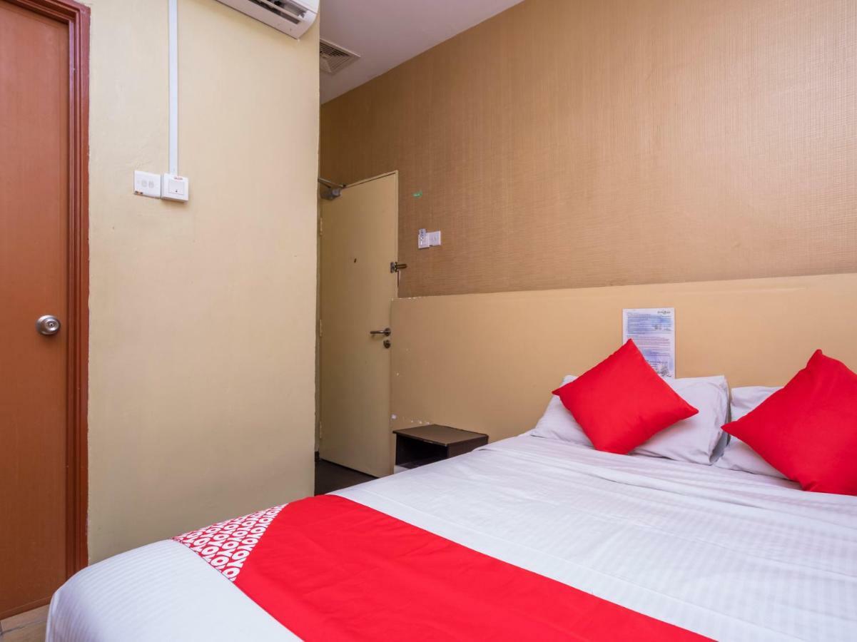 D'Pinetrees Hotel Джохор-Бару Экстерьер фото