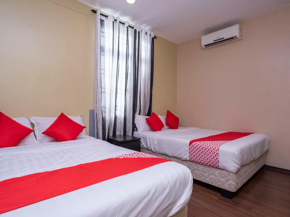 D'Pinetrees Hotel Джохор-Бару Экстерьер фото